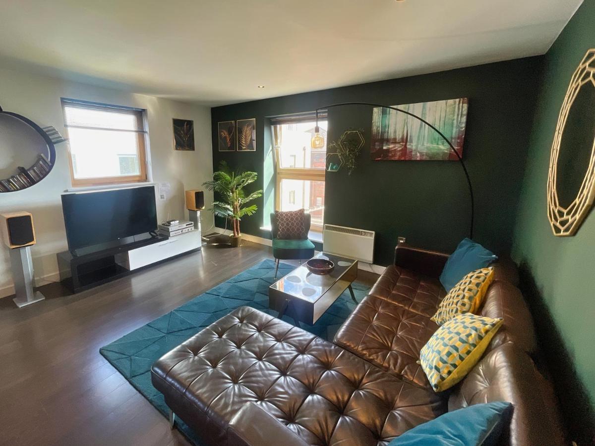Historic Clock Tower Apartment With Rooftop Terrace And Free Secure Parking เชฟฟิลด์ ภายนอก รูปภาพ