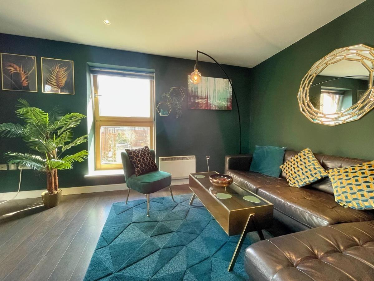 Historic Clock Tower Apartment With Rooftop Terrace And Free Secure Parking เชฟฟิลด์ ภายนอก รูปภาพ